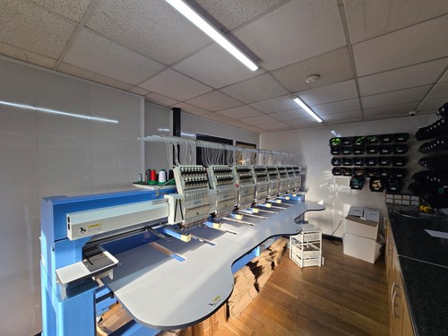 Embroidery machine head - machine,