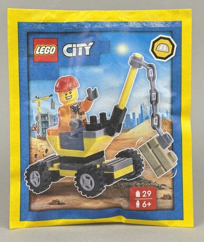 Builder with crane minifigure - crane,