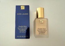 Estée Lauder Double Wear Stay-in-Place Foundation SPF 10 1W1 Bone