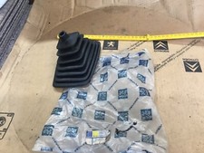 PEUGEOT 305 mk1 1977-1982 GEAR LINKAGE floor gaitor rubber surround  240668