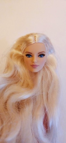 Barbie signature model - barbie,