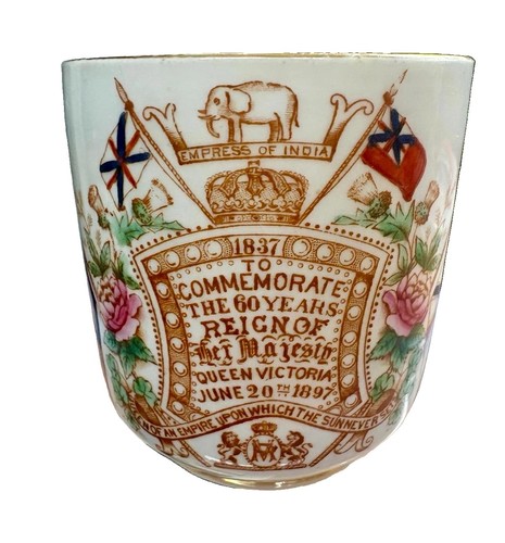 Antique queen vic - queen, diamond