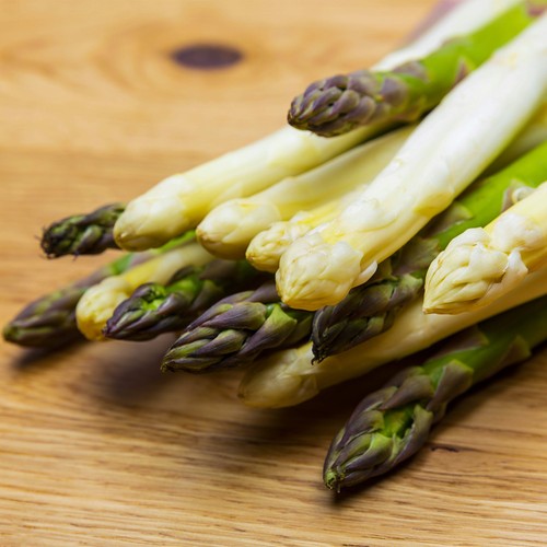 Asparagus vittorio crowns bare - asparagus,