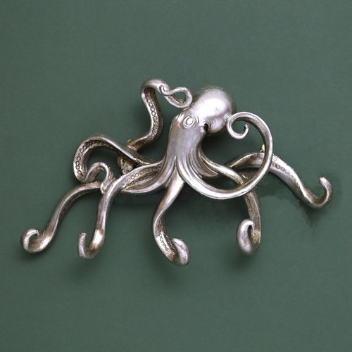 Silver octopus resin wall - silver,