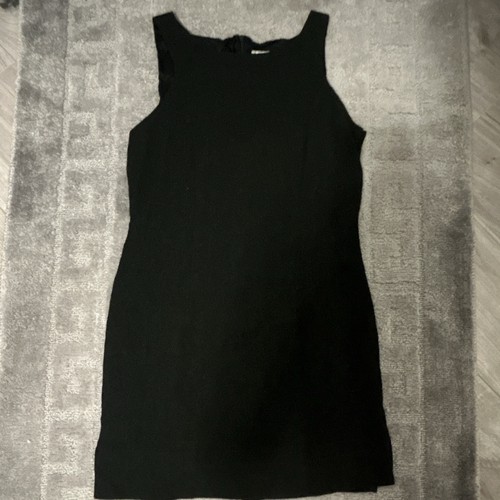 Taylor black scoop neck - j.,