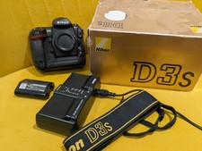 Nikon D3s + Dual Charger + 2 Batteries + SanDisk 64gb CF + reader