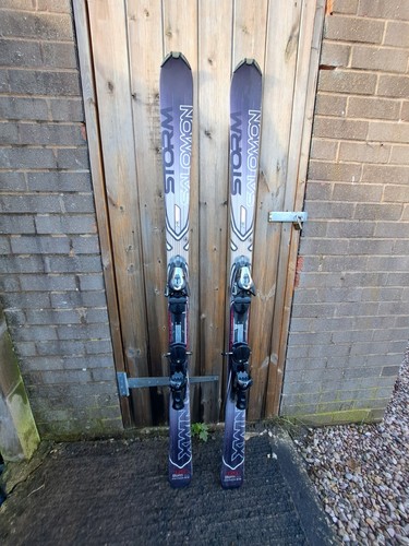 One pair skis the first - one,