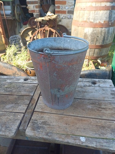 Vintage red galvanised - vintage,