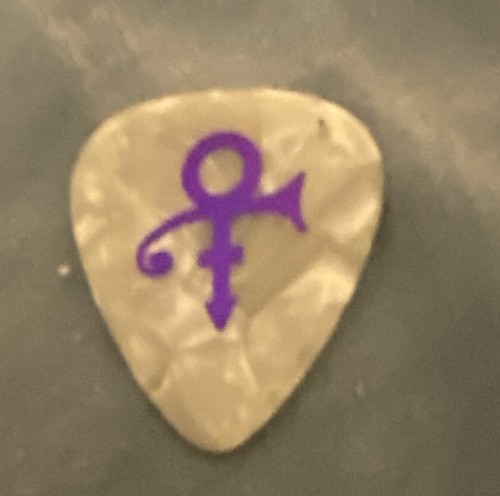 White pick purple print - white,