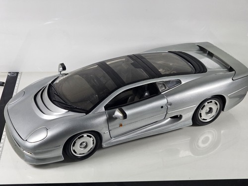 Maisto silver jaguar xj220 - jaguar,