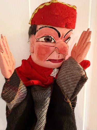 Bryan clarke carved beadle - carved,