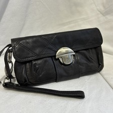 Oushka black leather Clutch