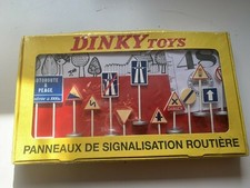 DINKY TOYS FRENCH ROAD SIGNS NEW AND SEALED IN ORIGINAL BOX