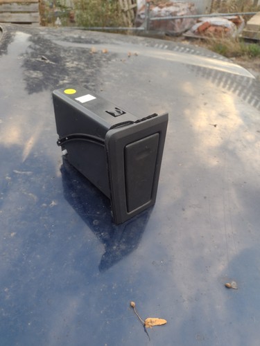 Volvo v70 dash cup holder - volvo, p2