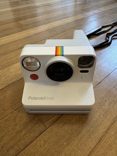 Polaroid now autofocus type - polaroid,