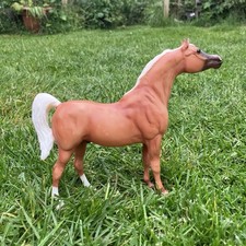 Breyer Classics Light Chestnut Arabian Model Horse #672