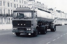 B/W PHOTO: WINCANTON TRANSPORT ERF B SERIES ARTIC ST IVEL MILK TANKER - RYA 682R
