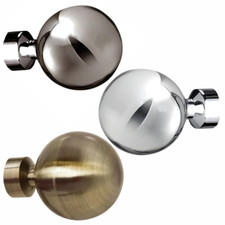 DECORATIVE 28MM POLES APART