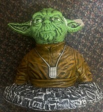 star wars yoda statue. (Bust)