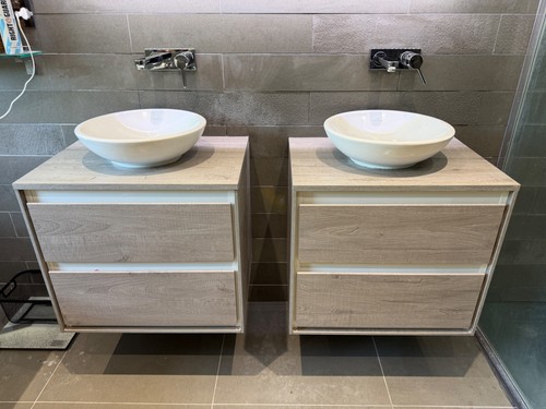 Bathroom suite used including - bathroom,