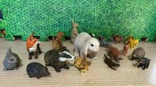 20 X VINTAGE WILD LIFE ANIMAL TOYS / 2-4 INCHES LONG - RABBITS / BADGERS - AAA