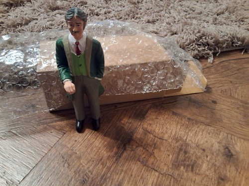 Dolls house resin - , gentlemen