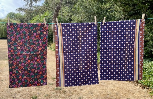 Three 70s vintage flowery - ,