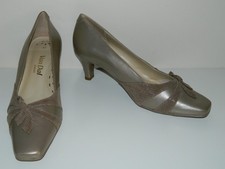 Van Dal Nicolet Court Shoes