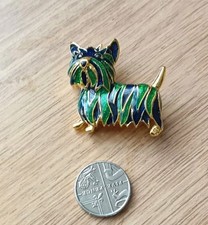 LOVELY VINTAGE ENAMEL SCOTTIE DOG BROOCH