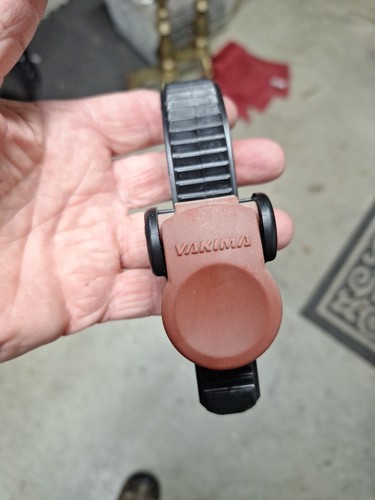 Yakima ratcheting wheel - wheel, strap