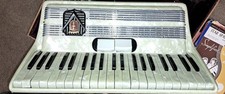 Bonelli Vintage Accordion 12