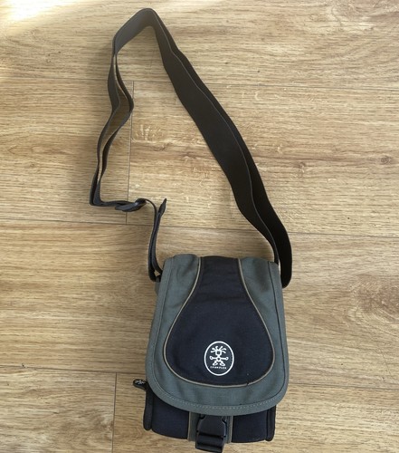 Crumpler sporty guy camera bag - guy,