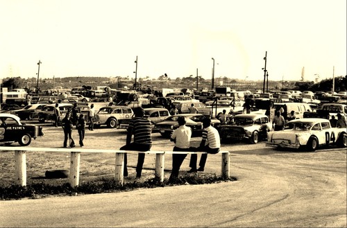 Stock car racing pits sunshine - stock,