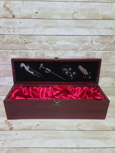 Vintage wine gifts - uk, wooden