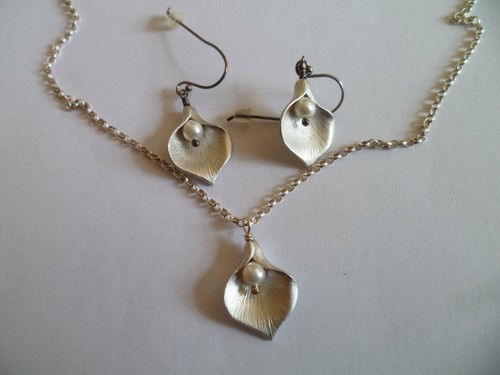 Calla lily earrings - &, pendant
