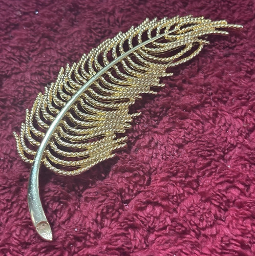 Vintage monet signed gold tone - vintage,