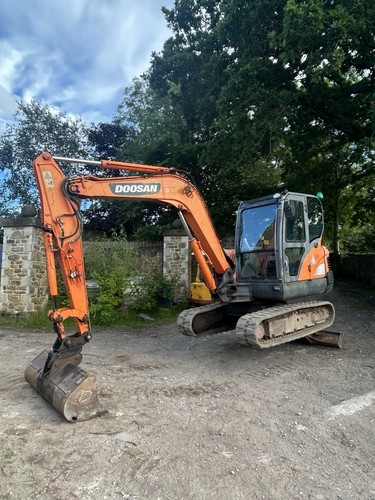 2010 doosan dx55 ton - 5.5,