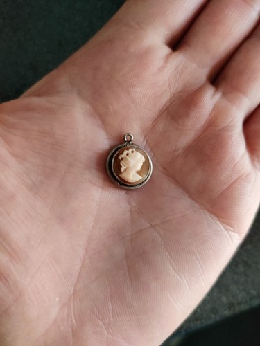 Vintage shell cameo pendant - vintage,