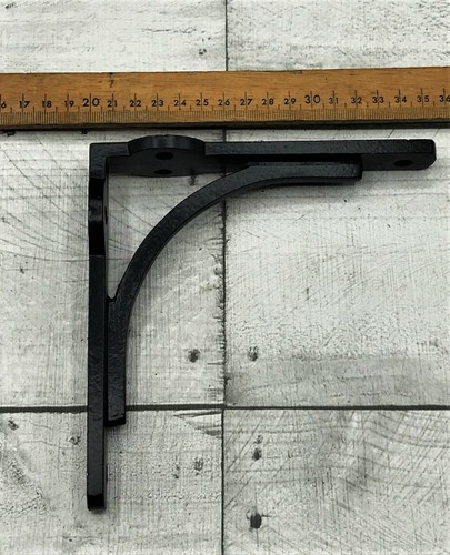 Shelf brackets pair cast - brackets, of