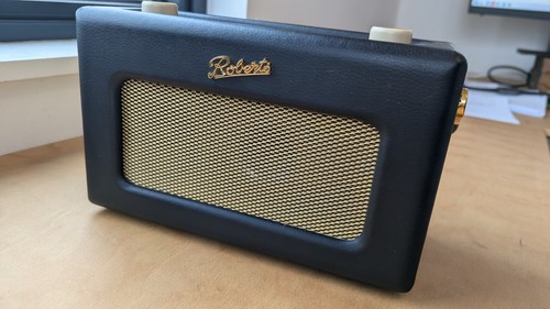 Roberts istream radio circa - roberts,