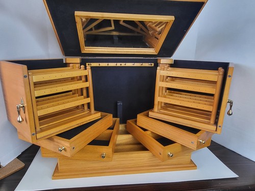 Vitage large oak wood jewelry - wood,