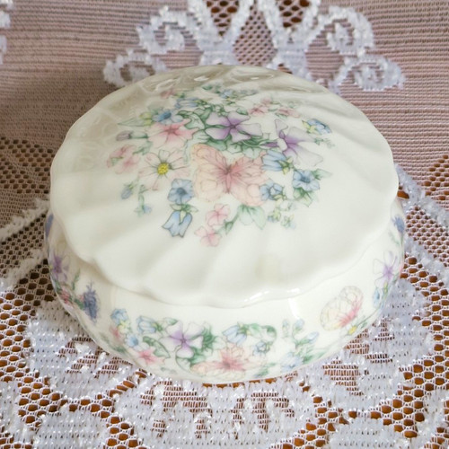 Wedgwood angela white bone - wedgwood,