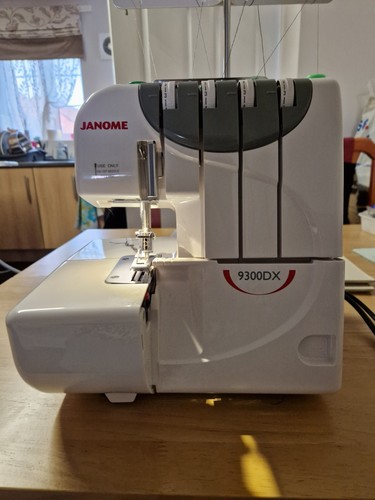 Janome 9300dx overlocker - janome,