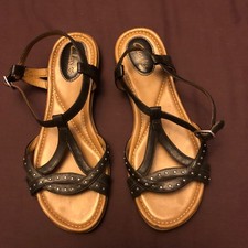 Women's Clarks Roya Hannah Black Leather Stud Detail Straps Cushioned Sole Size