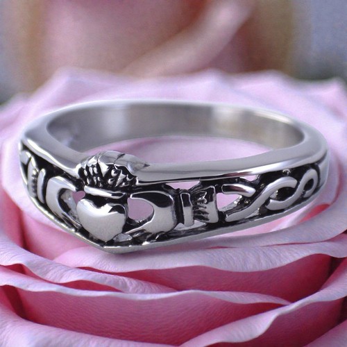 Irish claddagh ring - claddagh,