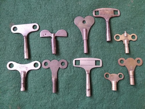 Old clock keys - 10,