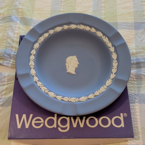 Wedgwood blue jasperware - jasperware, 7"