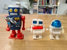 VINTAGE WIND UP ROBOTS 
