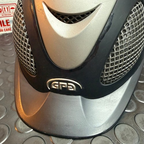Black gpa speed air horse - black,