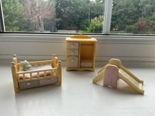 Sylvanian Families baby pink nursery bedroom furniture